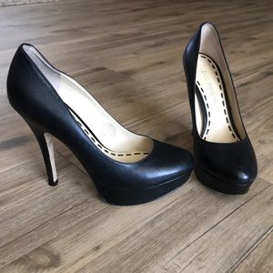 Enzo Angiolini size 7 black leather platform pump